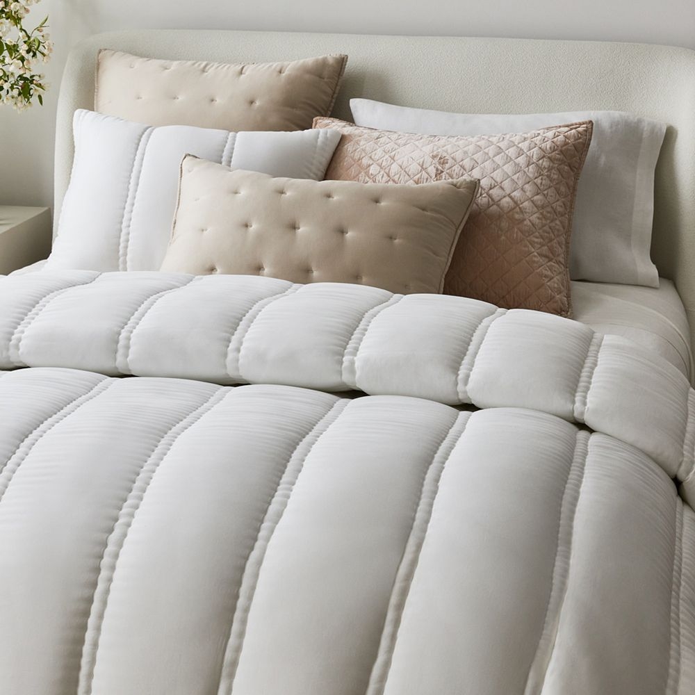 Comforter and shams discount